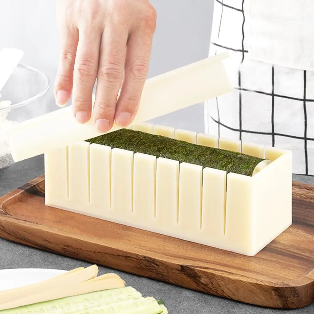 再利用可能なプラスチック製寿司作りキット。丸型、四角型、ハー - Sushi Making Kit のレビューと価格